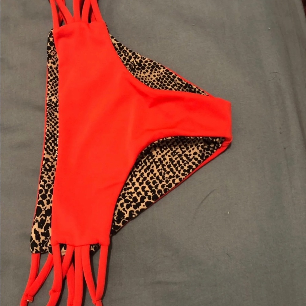 Acacia bottoms